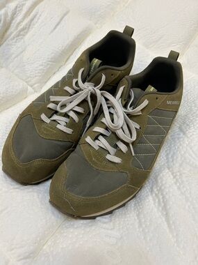 Merrell Men's Olive & Gray Low-Profile Trail Sneakers